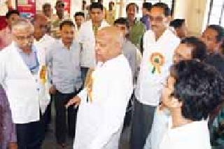 Service needs in health care | आरोग्य सेवेत सेवाभाव आवश्यक Service needs in health care | आरोग्य सेवेत सेवाभाव आवश्यक