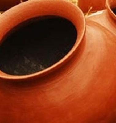 Mitra, you are beautiful, so life is beautiful. | मित्रा, तुझं मडकं फुटकं आहे, म्हणूनच जीवन सुंदर झालंय.