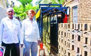 Formation of brick picking machine in Arjunwada | अर्जुनवाडमध्ये वीट उचलणी यंत्राची निर्मिती Formation of brick picking machine in Arjunwada | अर्जुनवाडमध्ये वीट उचलणी यंत्राची निर्मिती