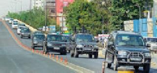 Accidents to the Prime Minister's convoy | पंतप्रधानांच्या काफिल्यातील वाहनांना अपघात Accidents to the Prime Minister's convoy | पंतप्रधानांच्या काफिल्यातील वाहनांना अपघात