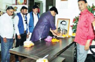 Babasaheb honored at the spot | ठिकठिकाणी बाबासाहेबांना आदरांजली Babasaheb honored at the spot | ठिकठिकाणी बाबासाहेबांना आदरांजली