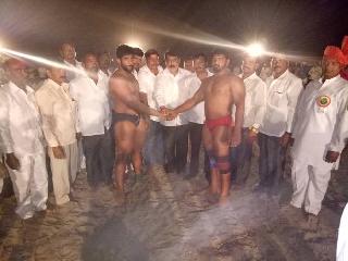 Suraj Nikam showed up Maruti Jadhav sky | सुरज निकमने दाखवले मारुती जाधवला आसमान