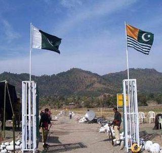 Three RAW Agents of India detained, Pak's new move to deflect attention from Jadhav | भारताचे तीन रॉ एजंट अटकेत, जाधव प्रकरणातून लक्ष हटवण्यासाठी पाकचा नवा डाव Three RAW Agents of India detained, Pak's new move to deflect attention from Jadhav | भारताचे तीन रॉ एजंट अटकेत, जाधव प्रकरणातून लक्ष हटवण्यासाठी पाकचा नवा डाव