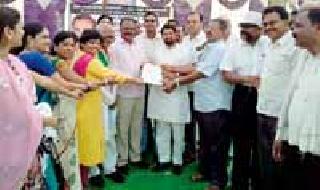 NCP's Dharna agitation | राष्ट्रवादी काँग्रेसचे धरणे आंदोलन NCP's Dharna agitation | राष्ट्रवादी काँग्रेसचे धरणे आंदोलन