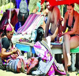 Talks about LIMANA disorder in Goa | लमाण्यांविषयीच्या वादाने गोव्यात अस्वस्थता Talks about LIMANA disorder in Goa | लमाण्यांविषयीच्या वादाने गोव्यात अस्वस्थता