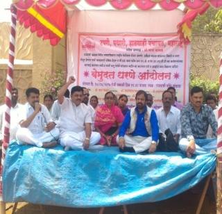 Rakesh Roshan and G. S. Take action against Bawa | राकेश रोशन व जी. एस. बावा यांच्यावर कारवाई करा Rakesh Roshan and G. S. Take action against Bawa | राकेश रोशन व जी. एस. बावा यांच्यावर कारवाई करा