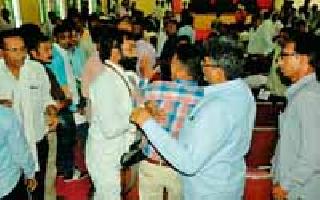 Unauthorized recovery in farmer's workshop | शेतकरी कार्यशाळेत अनधिकृत वसुली Unauthorized recovery in farmer's workshop | शेतकरी कार्यशाळेत अनधिकृत वसुली