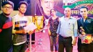 Parvez Shah became the Yavatmal Idol | परवेज शहा ठरला यवतमाळ आयडॉल Parvez Shah became the Yavatmal Idol | परवेज शहा ठरला यवतमाळ आयडॉल