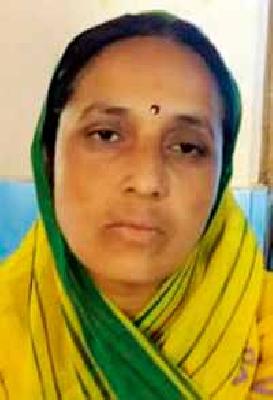 An angel became a government doctor for the education of Goddess | देवसरीच्या विद्यासाठी शासकीय डॉक्टर झाले देवदूत