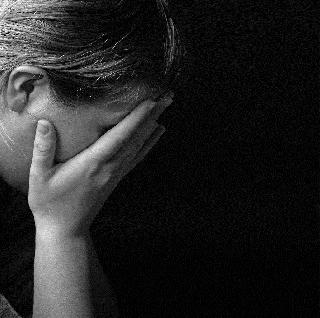 Obstacle to the post-mortality 'depression' maternity | प्रसूतीनंतरच्या ‘नैराश्या’ची मातृत्वाला बाधा Obstacle to the post-mortality 'depression' maternity | प्रसूतीनंतरच्या ‘नैराश्या’ची मातृत्वाला बाधा