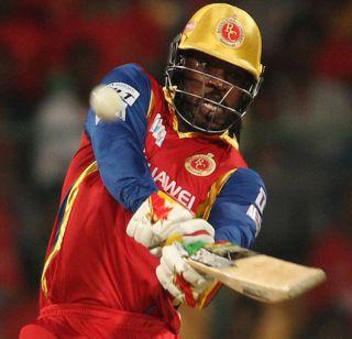 Chasing a target of 214 against Chris Gayle, Gujarat | ख्रिस गेलची झुंझार खेळी, गुजरातला 214 धावांचे आव्हान