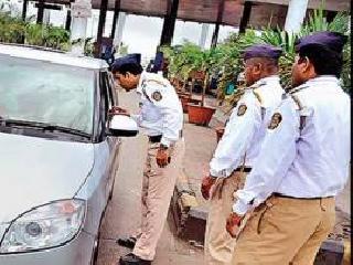 Penalty action on the driver of the MLA! | आमदारांच्या चालकावरही दंडात्मक कारवाई ! Penalty action on the driver of the MLA! | आमदारांच्या चालकावरही दंडात्मक कारवाई !