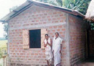 240 poor debtors waiting for help | मदतीच्या प्रतीक्षेत २४० गरीब कर्जबाजारी