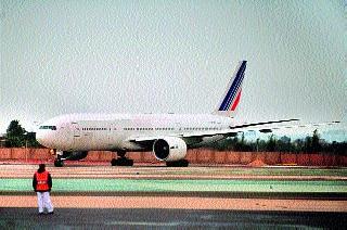 Flight from Nashik to Delhi directly | नाशिकमधून थेट दिल्लीपर्यंत हवी विमानसेवा Flight from Nashik to Delhi directly | नाशिकमधून थेट दिल्लीपर्यंत हवी विमानसेवा