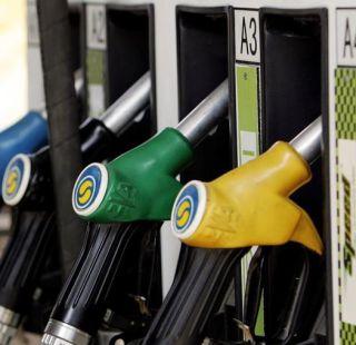 The Modi government's strong opposition to shut down the petrol pump on Sunday | रविवारी पेट्रोल पंप बंद ठेवण्यास मोदी सरकारचा तीव्र विरोध