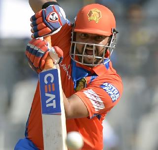 IPL 10 - The game of Gujarat Lions at the bottom is in Kolkata | IPL 10 - तळाशी असलेल्या गुजरात लायन्सचा सामना कोलकाताशी