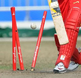 And this team took the game for 28 runs | आणि हा संघ झाला 28 धावांत गारद And this team took the game for 28 runs | आणि हा संघ झाला 28 धावांत गारद