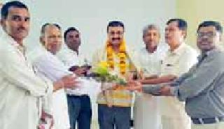 Commit to the CEO of the Police Patil Association | पोलीस पाटील संघटनेचा सीईओ यांना निरोप Commit to the CEO of the Police Patil Association | पोलीस पाटील संघटनेचा सीईओ यांना निरोप