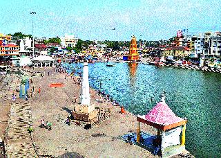 Gondal on the construction of the Godavari | गोदापात्रातील बांधकामांवर गंडांतर Gondal on the construction of the Godavari | गोदापात्रातील बांधकामांवर गंडांतर