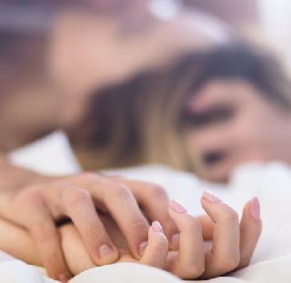 At this time women are eager to love | यावेळी स्त्रीया प्रणयासाठी असतात उत्सुक At this time women are eager to love | यावेळी स्त्रीया प्रणयासाठी असतात उत्सुक