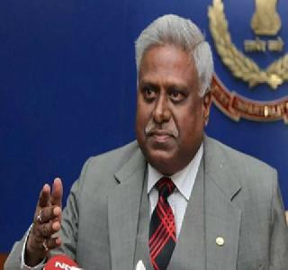 The CBI filed a complaint against the former chief | सीबीआयने आपल्याच माजी प्रमुखांवर दाखल केला गुन्हा The CBI filed a complaint against the former chief | सीबीआयने आपल्याच माजी प्रमुखांवर दाखल केला गुन्हा