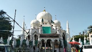 VIDEO: My emperor Nasik is such a pride ... Husseini Baba's 388th Urus | VIDEO : मेरा शहंशाहे नासिक ऐसी शान वाला हैं... हुसेनी बाबा यांचा ३८८वा उरुस