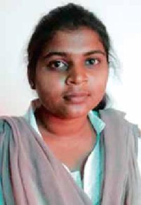 The school dropout was taken from the examination center | विद्यार्थिनीला परीक्षा केंद्रावरून हाकलले The school dropout was taken from the examination center | विद्यार्थिनीला परीक्षा केंद्रावरून हाकलले