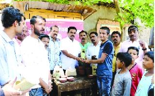 'Save the bird, save the chimney' campaign throughout the year | ‘पक्षी वाचवा, चिमणी वाचवा’ अभियान वर्षभर राबवावे 'Save the bird, save the chimney' campaign throughout the year | ‘पक्षी वाचवा, चिमणी वाचवा’ अभियान वर्षभर राबवावे