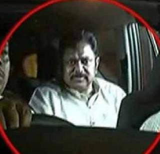 Shashi Kala's nephew Dinakaran arrested | शशीकलांचा भाचा दिनाकरनला अटक Shashi Kala's nephew Dinakaran arrested | शशीकलांचा भाचा दिनाकरनला अटक