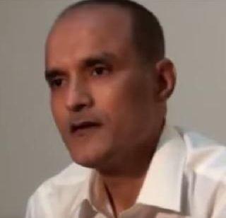 Mother petition for prevention of death of Kulbhushan Jadhav | कुलभूषण जाधवांची फाशी रोखण्यासाठी आईची याचिका Mother petition for prevention of death of Kulbhushan Jadhav | कुलभूषण जाधवांची फाशी रोखण्यासाठी आईची याचिका