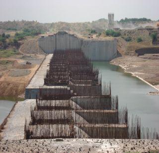 Jalgaon MIDC gets water from Shelga barrage | जळगाव एमआयडीसीला शेळगाव बॅरेजहून पाणी Jalgaon MIDC gets water from Shelga barrage | जळगाव एमआयडीसीला शेळगाव बॅरेजहून पाणी