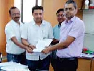 The question of 17,200 additional teachers was raised | १७,२०० अतिरिक्त शिक्षकांचा प्रश्न मार्गी The question of 17,200 additional teachers was raised | १७,२०० अतिरिक्त शिक्षकांचा प्रश्न मार्गी