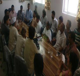 Jalgaon secrecy campaign against changing ownership of roads | रस्त्यांची मालकी बदलल्याच्या विरोधात जळगावात सह्यांची मोहिम Jalgaon secrecy campaign against changing ownership of roads | रस्त्यांची मालकी बदलल्याच्या विरोधात जळगावात सह्यांची मोहिम