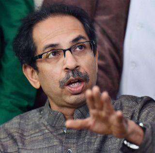 Everywhere in the country, green and red terrorism is unfolding - Uddhav Thackeray | देशात सर्वत्रच हिरवा आणि लाल दहशतवाद फोफावलाय - उद्धव ठाकरे