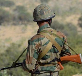 Three jawans, two terrorists killed in a terror attack in Jammu Kashmir | जम्मू काश्मीरात दहशतवादी हल्ल्यात 3 जवान शहीद, 2 दहशतवादी ठार Three jawans, two terrorists killed in a terror attack in Jammu Kashmir | जम्मू काश्मीरात दहशतवादी हल्ल्यात 3 जवान शहीद, 2 दहशतवादी ठार
