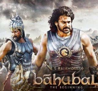 VIDEO: 3 km long queue for the Bahubali ticket | VIDEO: बाहुबलीच्या तिकीटासाठी तब्बल 3 किमी लांब रांग
