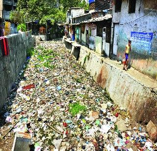 Mumbai's gutters | मुंबईचे नाले गाळात Mumbai's gutters | मुंबईचे नाले गाळात