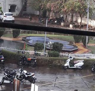 Light rain in Solapur | सोलापूरात अवकाळी पावसाची हजेरी Light rain in Solapur | सोलापूरात अवकाळी पावसाची हजेरी