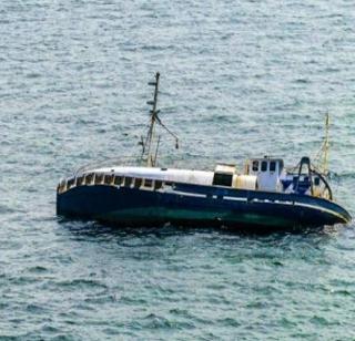 In Andhra Pradesh, the boat receded and 13 people got water borne | आंध्र प्रदेशात बोट उलटून 13 जणांना जलसमाधी