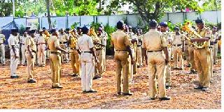 The five-chamber orchestras triple-themed salute | पाच विभागांचे वाद्यवृंद तिरंग्यास देणार सलामी The five-chamber orchestras triple-themed salute | पाच विभागांचे वाद्यवृंद तिरंग्यास देणार सलामी