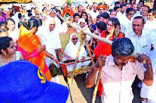 Welcome to Gnomati Maharaj's Sankalok | ज्ञानमती महाराजांचे जल्लोषात स्वागत Welcome to Gnomati Maharaj's Sankalok | ज्ञानमती महाराजांचे जल्लोषात स्वागत