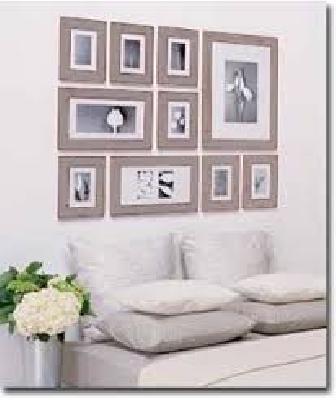 On the wall of the photo album! | फोटो अल्बममध्ये कशाला भिंतीवर लावा! On the wall of the photo album! | फोटो अल्बममध्ये कशाला भिंतीवर लावा!