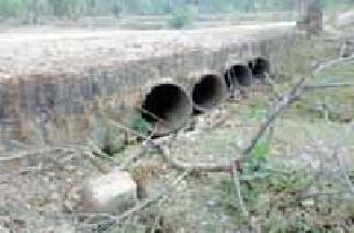 Waste of road and bridge work | रस्ता व पुलाच्या कामात गैरव्यवहार Waste of road and bridge work | रस्ता व पुलाच्या कामात गैरव्यवहार