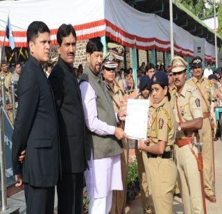 Girish Bapat is committed for overall development of Pune | पुण्याच्या सर्वांगीण विकासासाठी कटिबद्ध - गिरीश बापट Girish Bapat is committed for overall development of Pune | पुण्याच्या सर्वांगीण विकासासाठी कटिबद्ध - गिरीश बापट