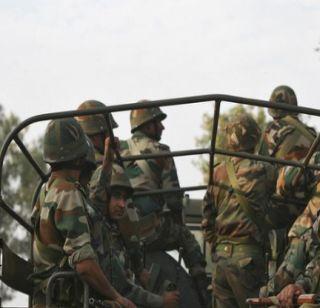 Pakistan's racket of martyrs' jawans | पाकिस्तानकडून शहीद जवानांच्या मृतदेहांची विटंबना Pakistan's racket of martyrs' jawans | पाकिस्तानकडून शहीद जवानांच्या मृतदेहांची विटंबना