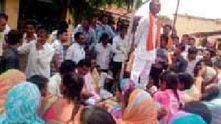 Confusion in Gram Sabha on the issue of construction, ROHO | बांधकाम, रोहयोच्या मुद्यावर ग्रामसभेत गोंधळ Confusion in Gram Sabha on the issue of construction, ROHO | बांधकाम, रोहयोच्या मुद्यावर ग्रामसभेत गोंधळ