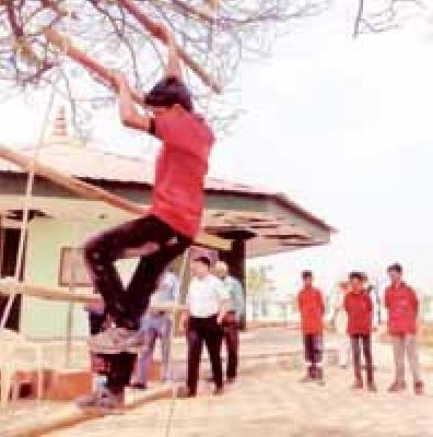 Youths need military training | युवक-युवतींना सैनिकी प्रशिक्षण आवश्यक