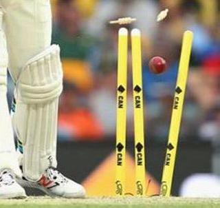 The bowlers, who scored 92 runs in 4 balls, were banned | 4 चेंडूत 92 धावा देणा-या त्या गोलंदाजावर बंदी The bowlers, who scored 92 runs in 4 balls, were banned | 4 चेंडूत 92 धावा देणा-या त्या गोलंदाजावर बंदी