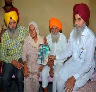 Pakistans attack Indian soldiers | दगाबाजी करून पाकिस्तानने केला भारतीय जवानांवर हल्ला Pakistans attack Indian soldiers | दगाबाजी करून पाकिस्तानने केला भारतीय जवानांवर हल्ला