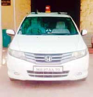 The Mayor removed the diva, the ZP president's successor | महापौरांनी काढला दिवा, झेडपी अध्यक्षांचा कायम The Mayor removed the diva, the ZP president's successor | महापौरांनी काढला दिवा, झेडपी अध्यक्षांचा कायम